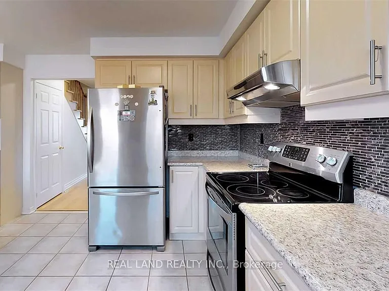 188 Bantry Ave — Photo 4