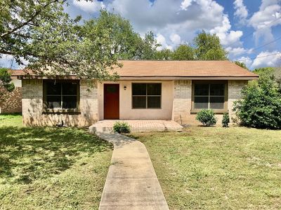 216 E Oppenheimer St, Uvalde, TX, 78801