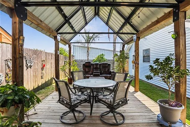 661 E William David Pkwy — Photo 26