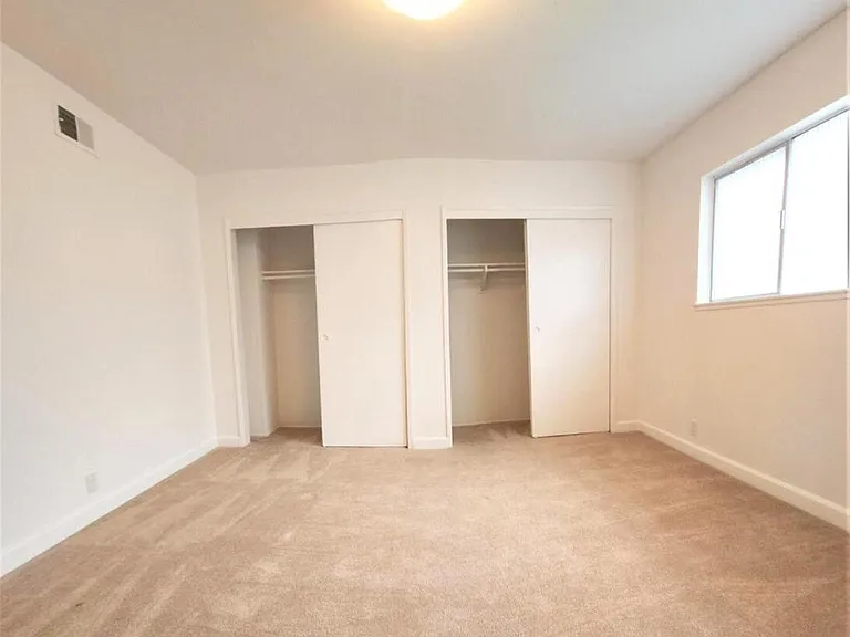 2422 Seahorse Ave — Photo 13