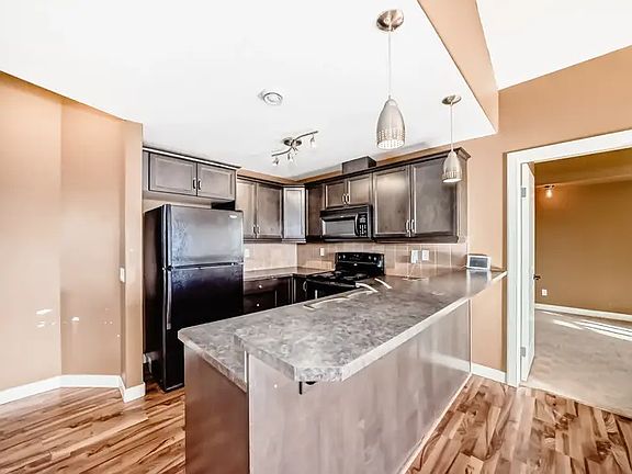 5th image of 2565 Hanna Cres NW #1A