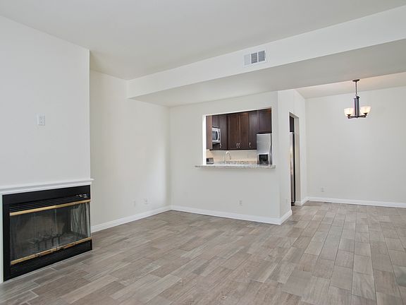 3rd image of 23615 Del Monte Dr Unit 343