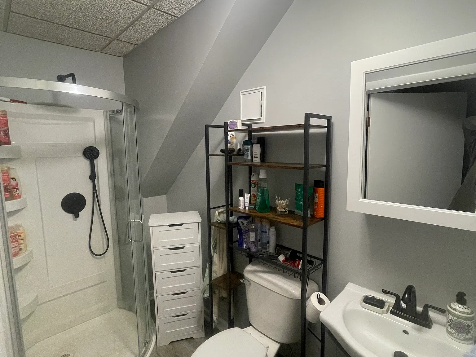 3 bed, 1.5 bath, 1100 sqft, $1,499 — Photo 2
