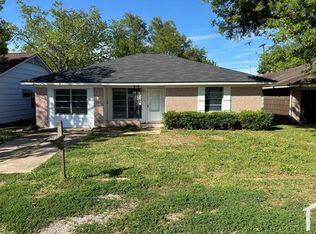 706 W 7th St, Freeport, TX 77541