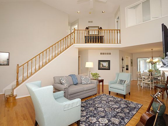 5th image of 3819 Parkwood Ct