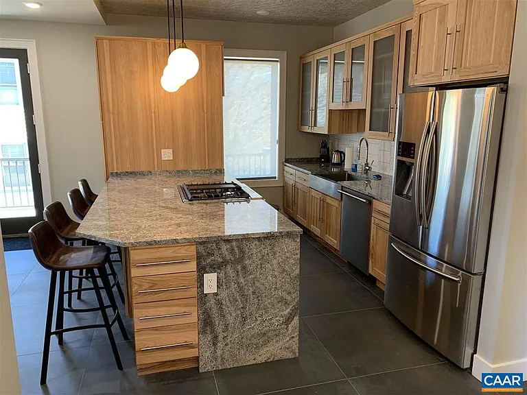 808 Elliott Ave — Photo 5