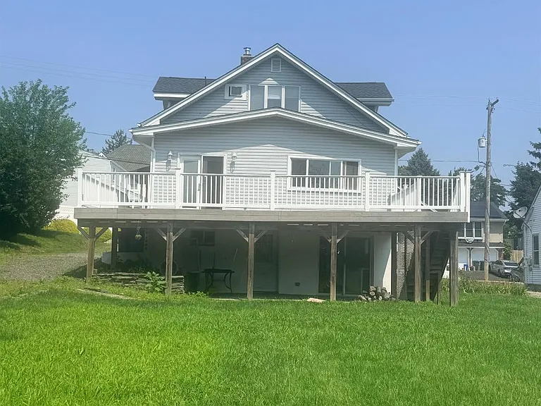 363 Portia St — Photo 23