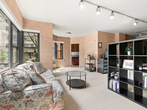 430 East 56th Street image 3 of 9