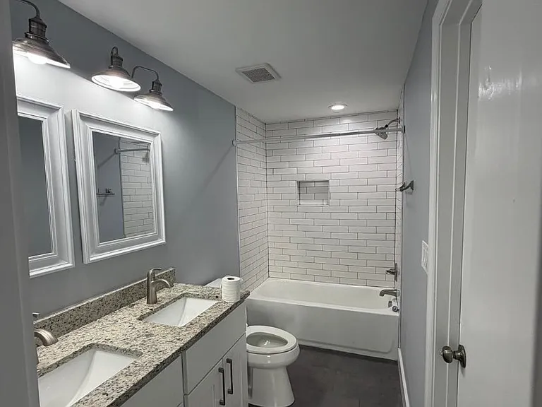 115 E Monmouth St — Photo 6