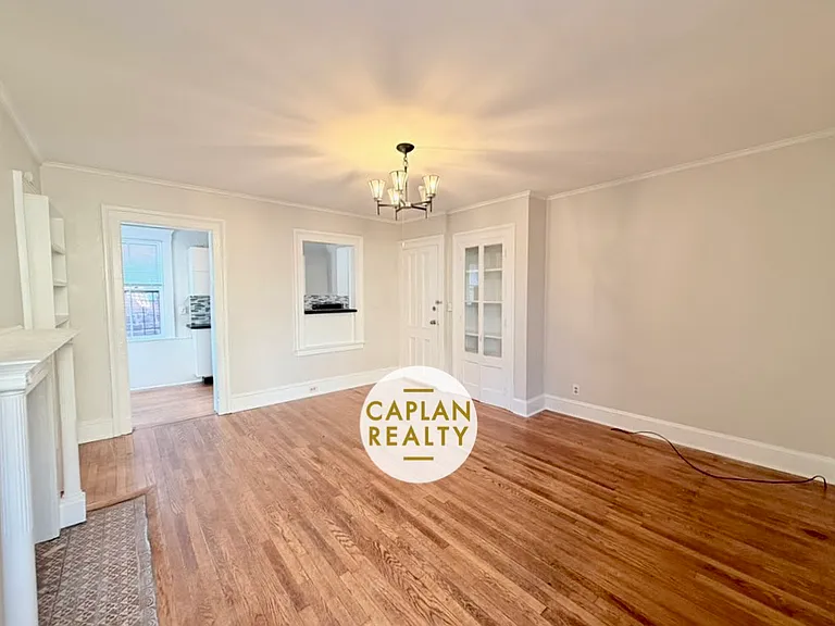 542 Chapel St #E — Photo 3