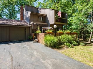 1092 Canyon View Rd, Northfield, OH 44067