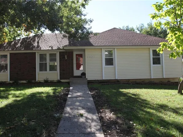 1101 SW 21st St, Blue Springs, MO 64015