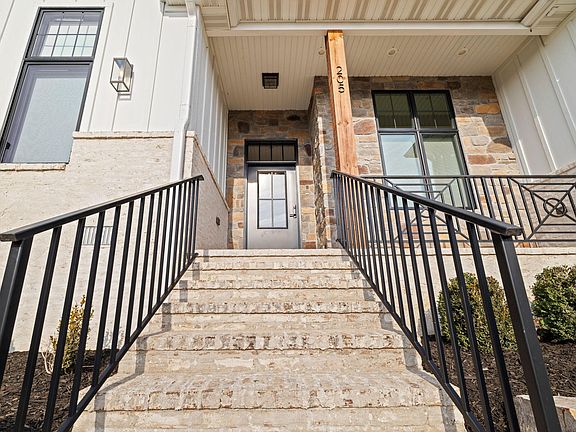 3rd image of 205 N Blarney Court
