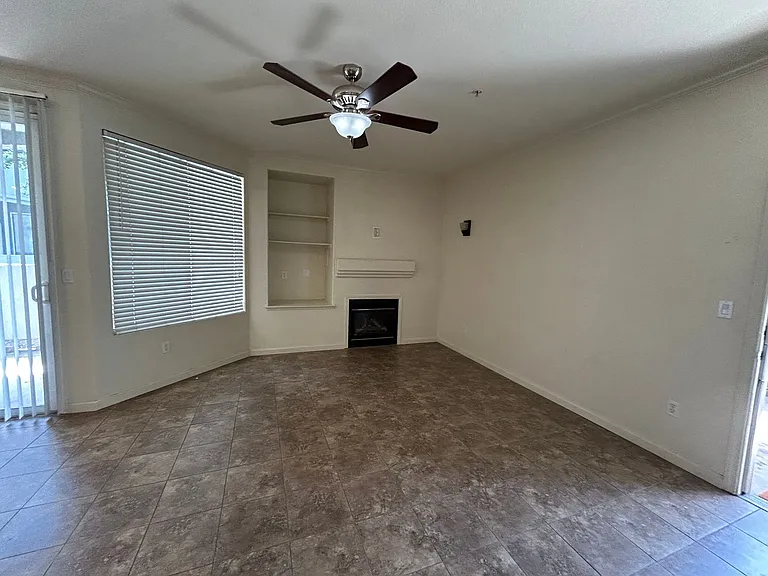 5201 Laguna Oaks Dr #187 — Photo 2