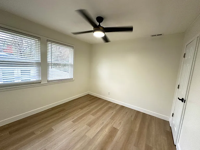 1450 Academy St — Photo 29