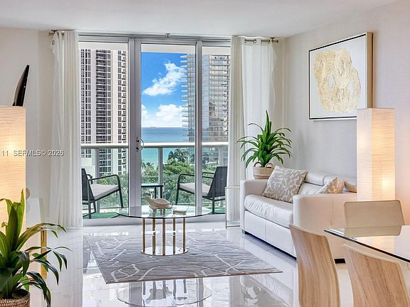 4th image of 19370 Collins Ave APT 1419