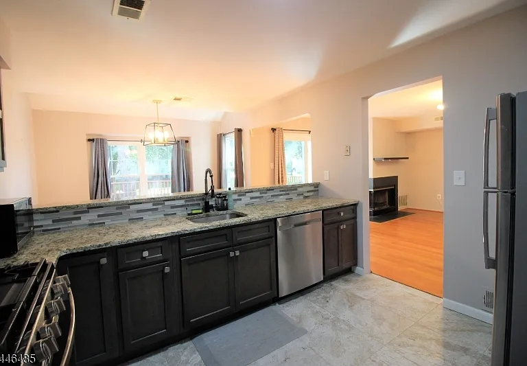 83 Winchester Way — Photo 6