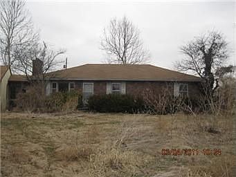 2nd image of 1404 Hickory St