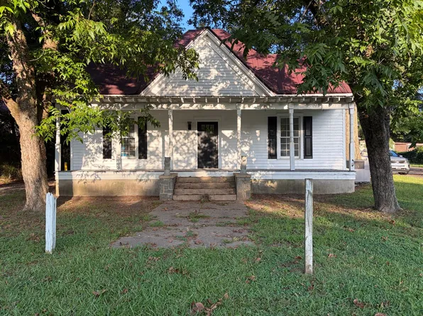 153 Gholston St, Comer, GA 30629