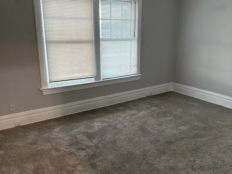 437 S Elm Ave — Photo 10