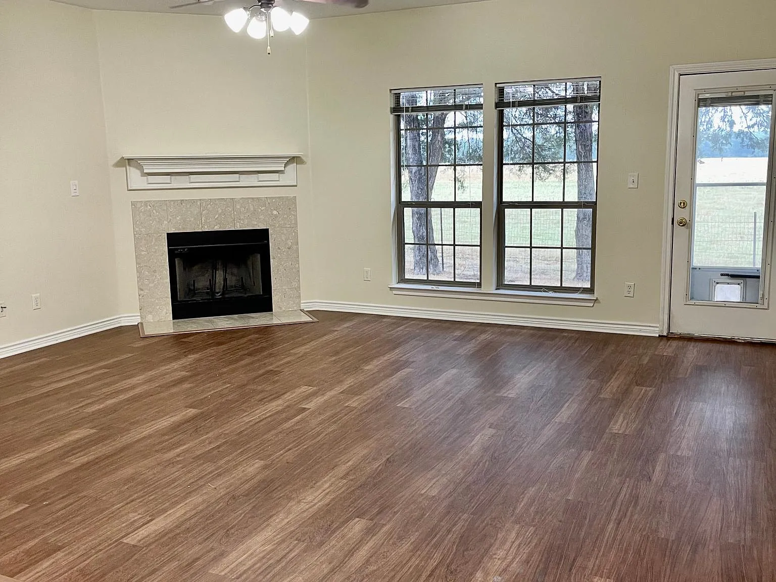 3 bed, 1424 sqft, $1,800 — Photo 3