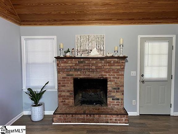 2nd image of 1138 Pinewood Ct