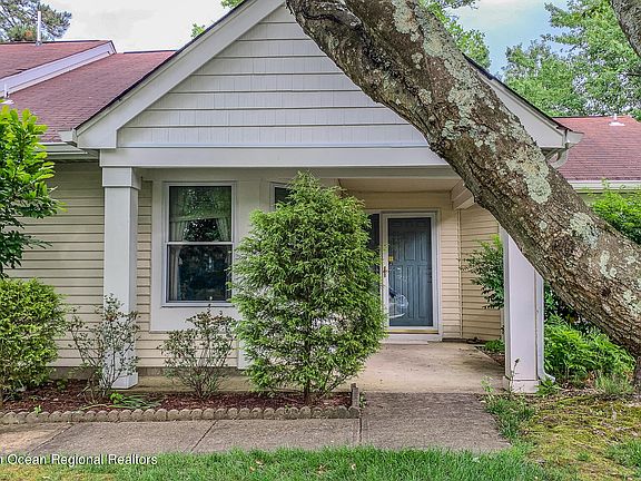 5th image of 891B Stratford Court #B