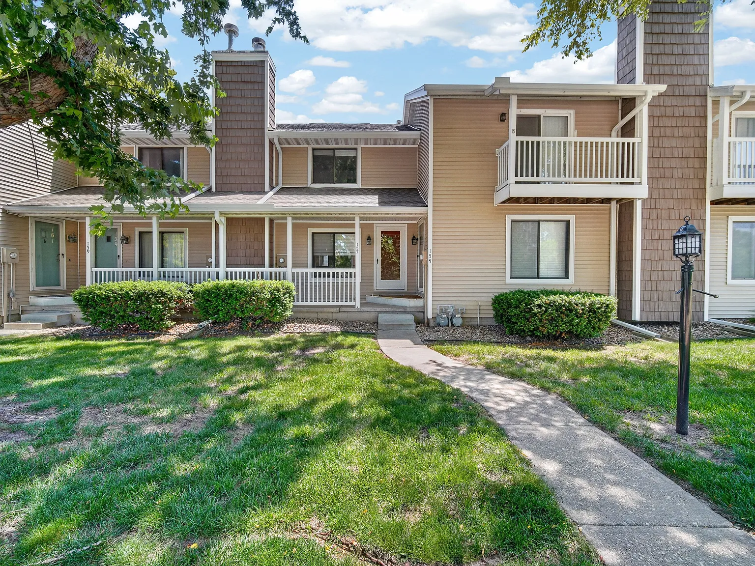 2 bed, 1.5 bath, 1080 sqft, $1,600 — Photo 3