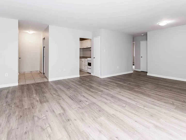 99 Cartier Rd — Photo 8