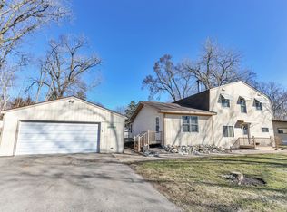 3208 S Riverdale Rd, MCHENRY, IL 60051