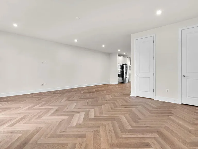 42123 Picasso Sq — Photo 8