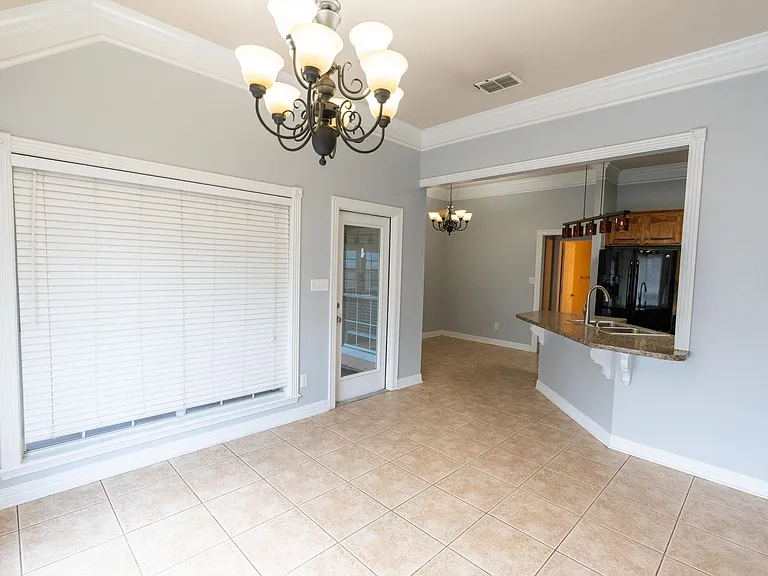 2523 Brookhaven Dr — Photo 4