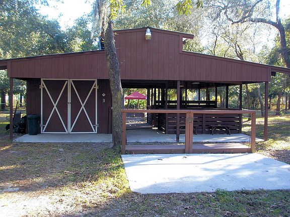 32x32 two stall horse barn with 12x24 tack room