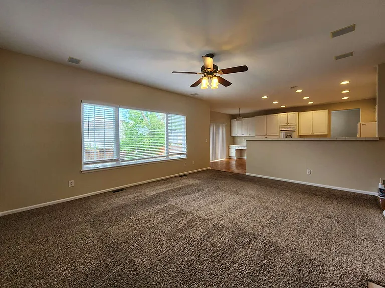 22359 E Lake Ln — Photo 8