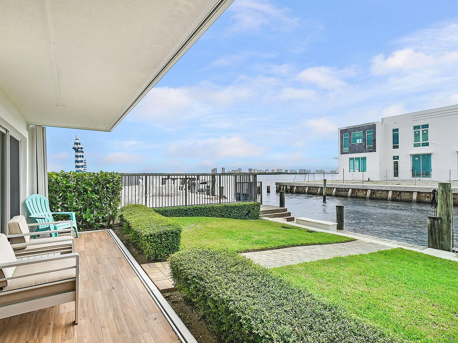68 Yacht Club Dr — Photo 2