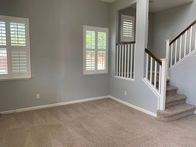 492 Tilden Cir — Photo 6