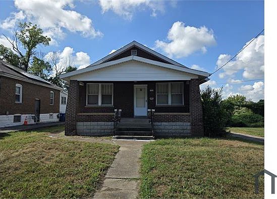 1st image of 2528 McLaran Ave