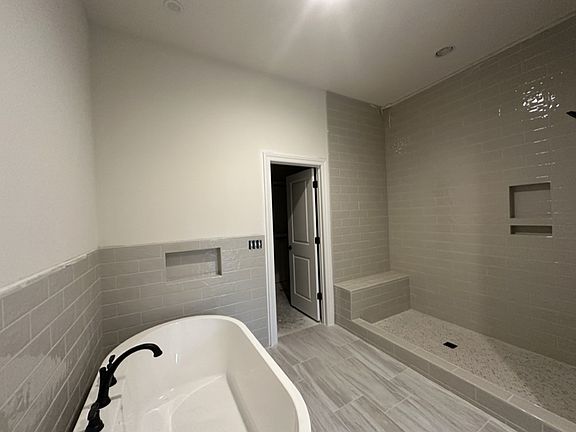 3rd image of 2810 Chaudoin Ct Lot 526