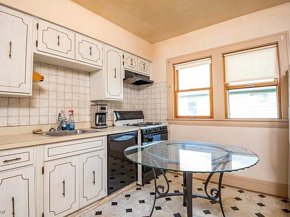 3rd image of 14510 Granger Rd