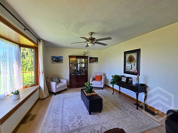 2nd image of 266 Norwich Rd #1