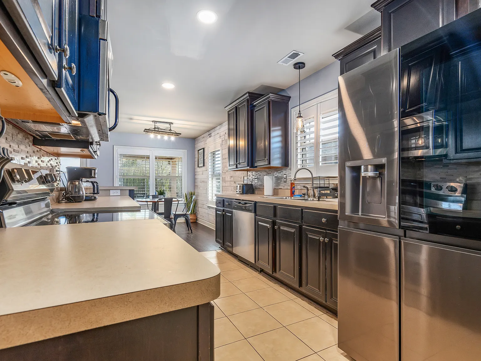 Durbin Lane Southwest 607 - 1 — Photo 4