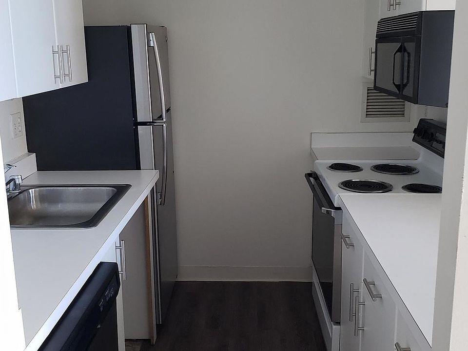 1st image of 401 E Ontario St APT 3405