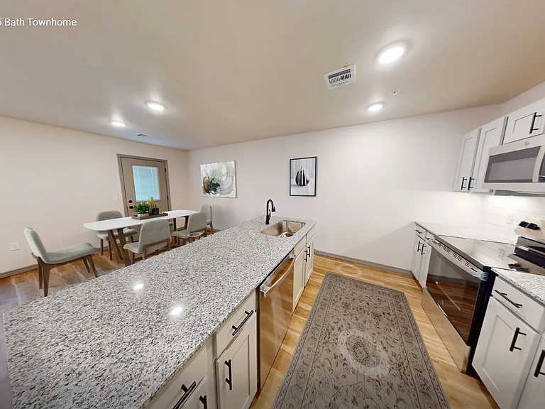Reserve on 29th Townhomes — Photo 3