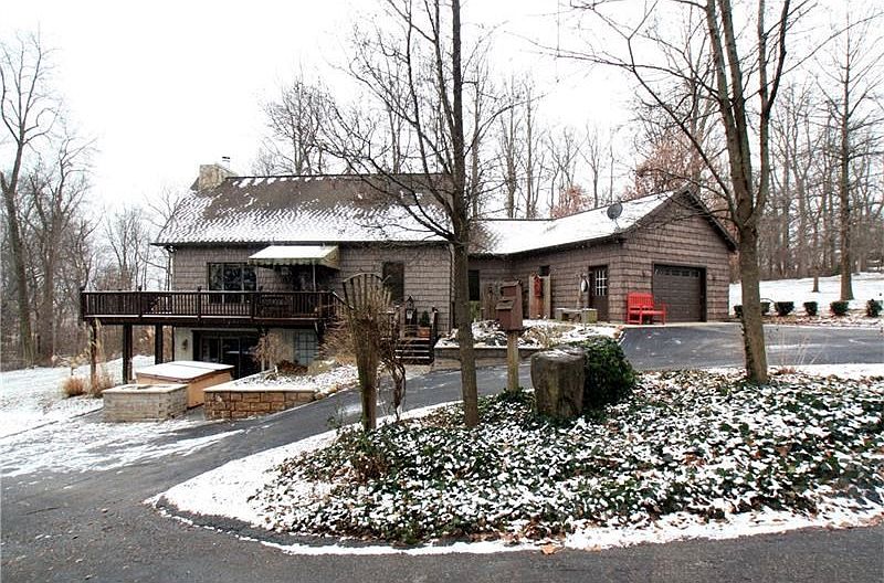 Welcome home to 322 Dunn Lane!