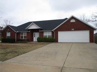 8004 Covington Rd, Siloam Springs, AR 72761