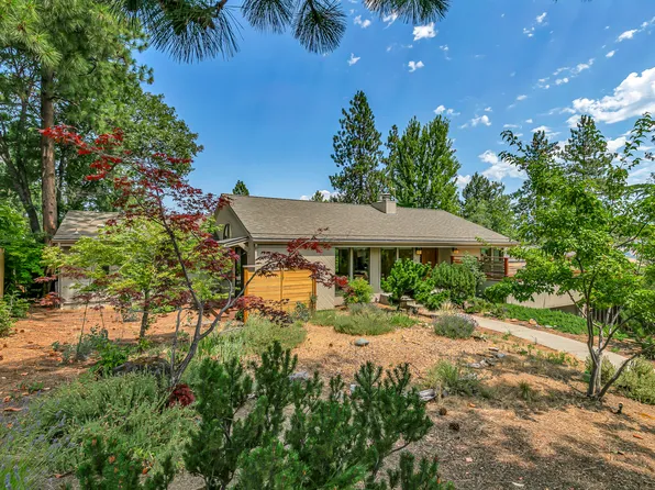 1379 Ponderosa Dr, Ashland, OR 97520