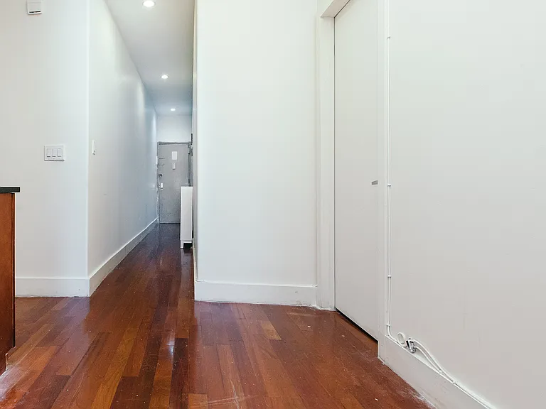 117 S 4th St #13 — Photo 3