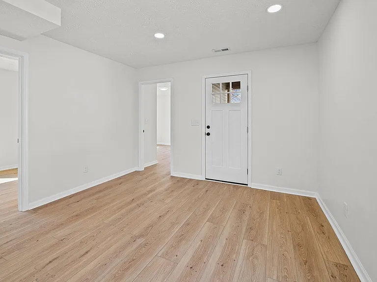 327 N 23rd St — Photo 3