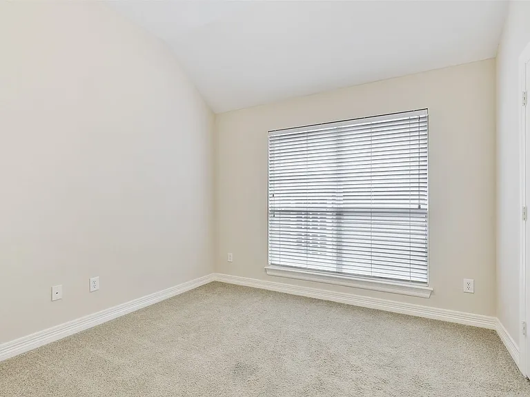 1007 W Bluff St — Photo 25