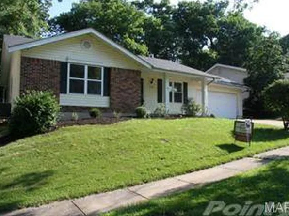 193 Shadyoak Dr, Ballwin, MO 63021